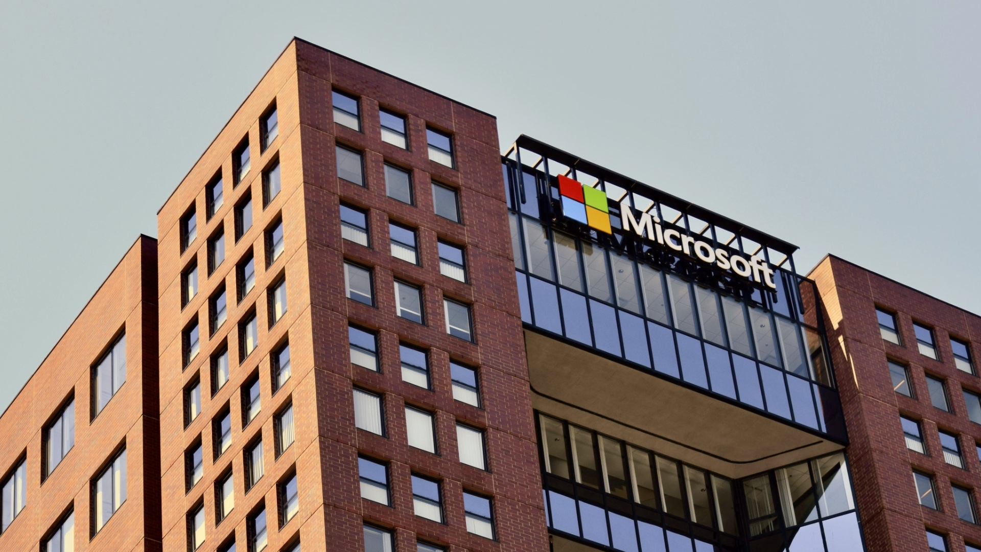 Microsoft blokuje chińską aplikację Deepseek