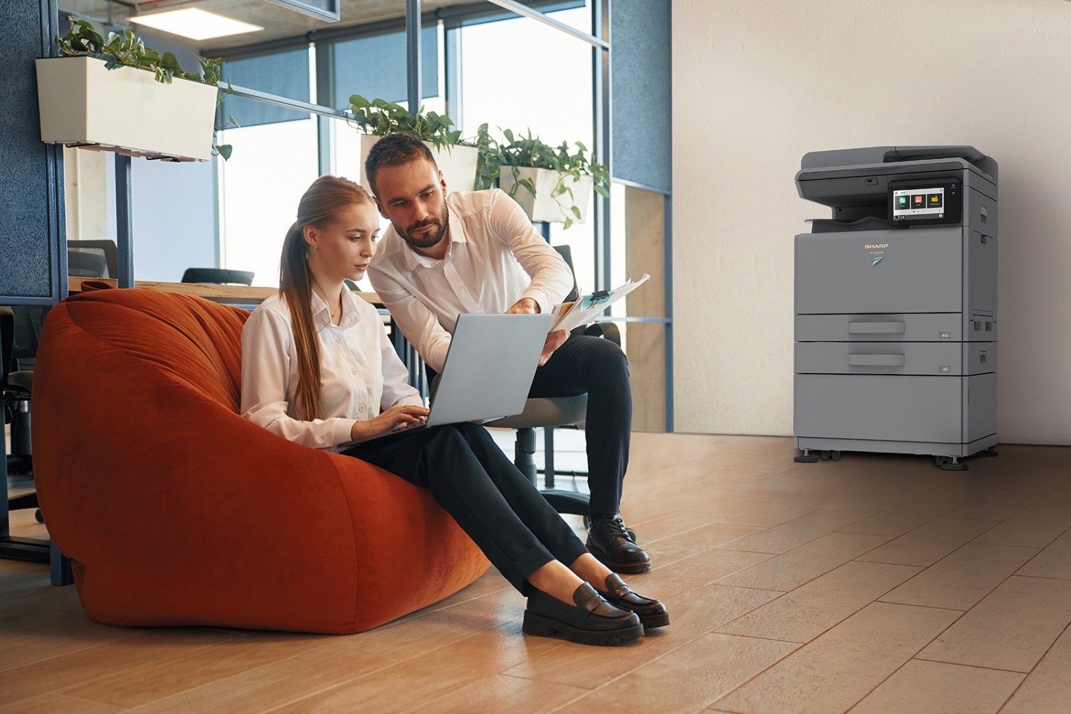 Sharp celuje w biura z ograniczoną przestrzenią. BP-22C25: Mała drukarka, duże ambicje