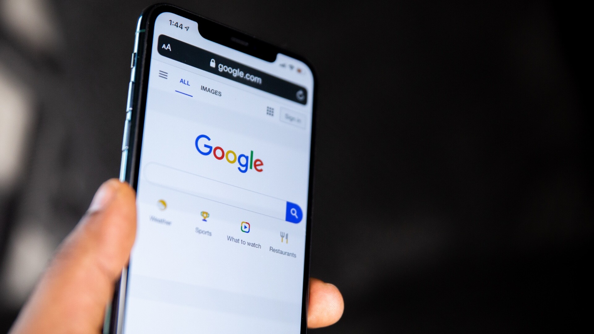 Google modyfikuje wyniki wyszukiwania w UE, by uniknąć kary z DMA