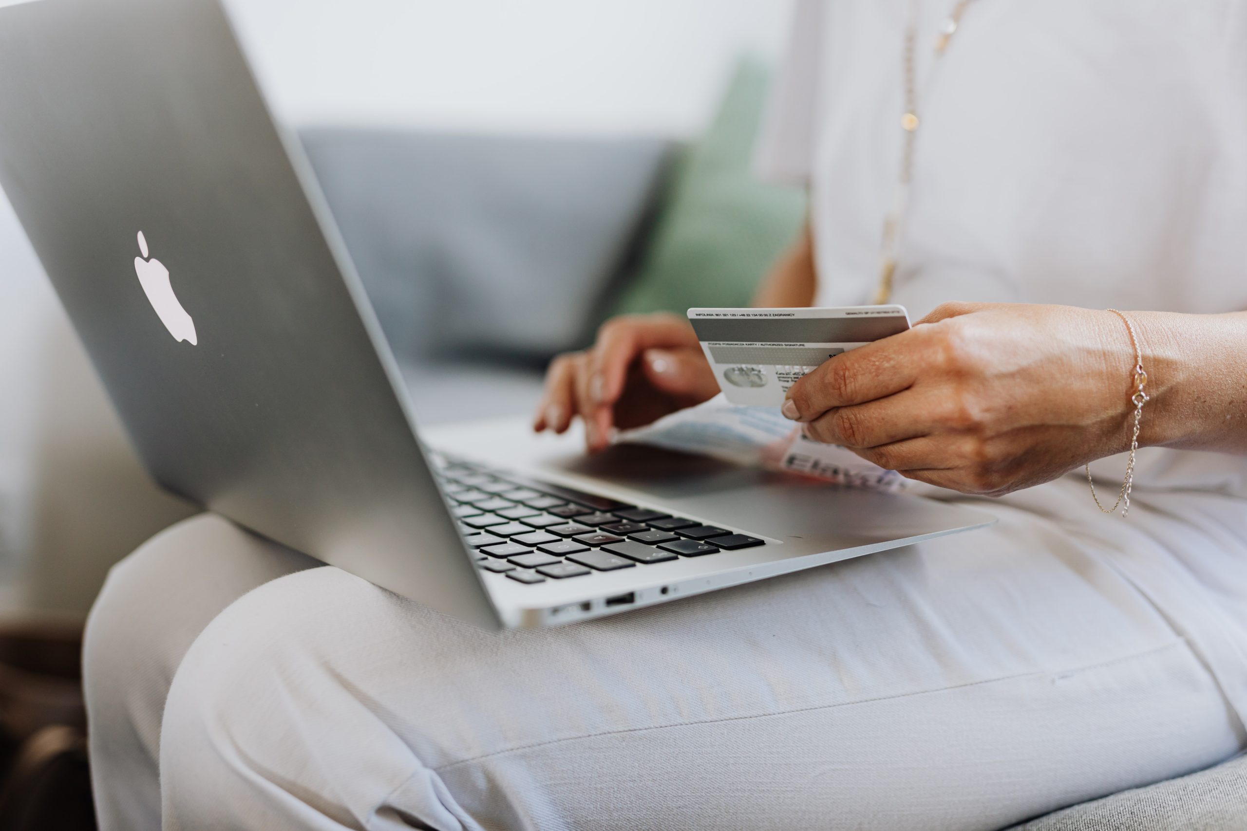 Handel przyszłości: 37% Polaków korzysta z e-commerce i sklepów stacjonarnych równie chętnie