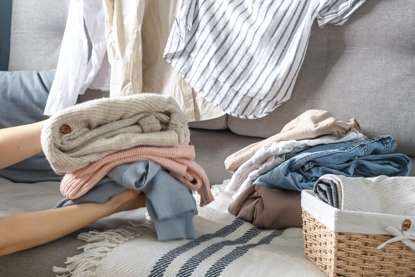 Jak rozciągnąć len? Ten sposób może pomóc uratować skurczone ubrania