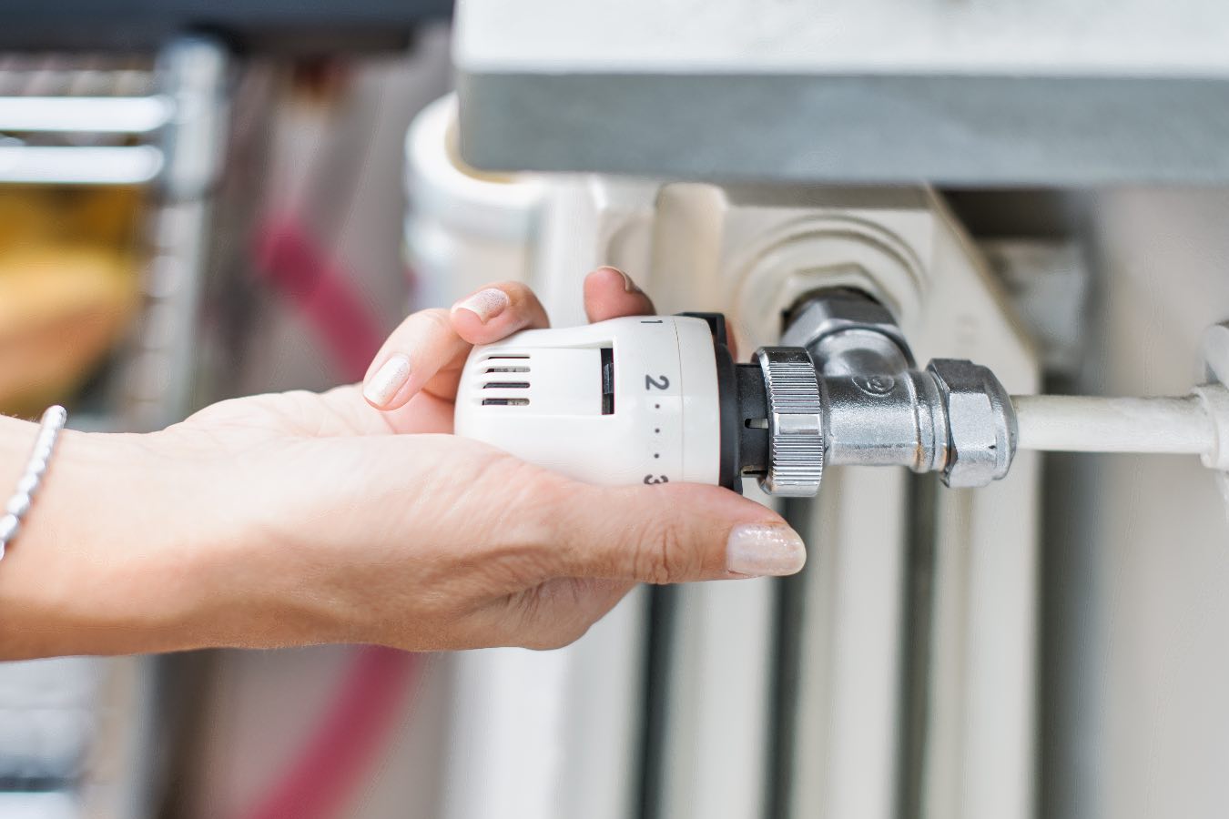 Przy jakiej temperaturze zamarza woda w kaloryferach? Chwila nieuwagi może drogo kosztować