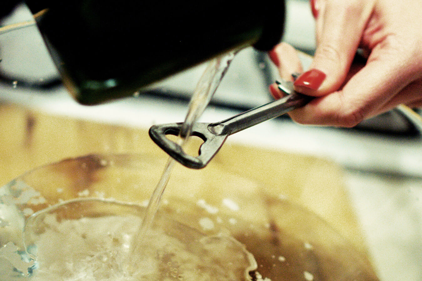 Wróżby andrzejkowe dla młodzieży i dorosłych. Najciekawsze propozycję na magiczną zabawę!