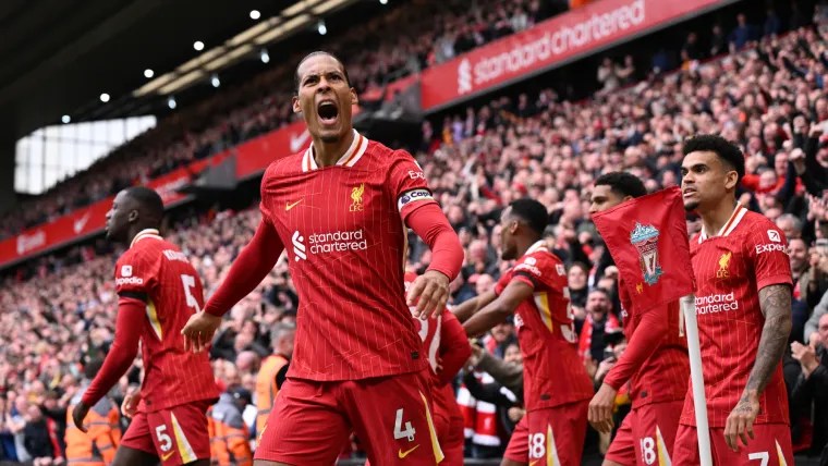 Virgil van Dijk przekazuje subtelne ostrzeżenie Trentowi Alexander-Arnoldowi o decyzji dotyczącej odejścia z Liverpoolu