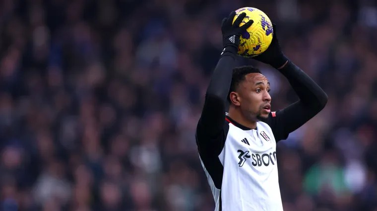 Everton Zamknij się na Premier League Wyróżniając się w ramach wzmocnienia obronnego podczas bezpłatnego transferu