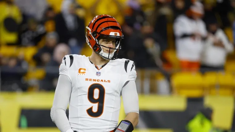 Patrząc na rozgrywających Cincinnati Bengals przed treningiem Mike’a Pendletona •