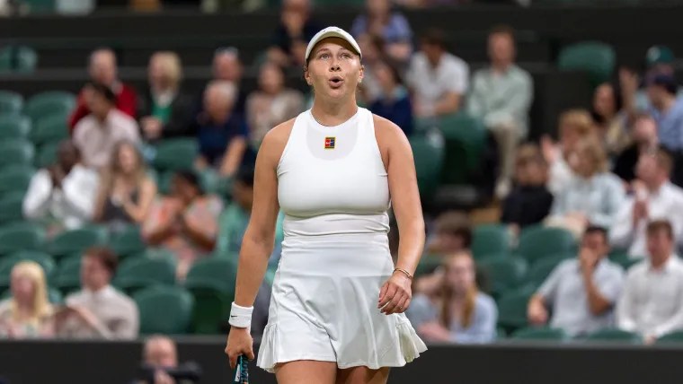 W obfitym życiu 23-letniej sensacji Wimbledonu Amanda Anisimova Jackie Longo •