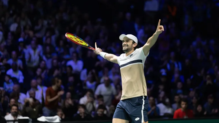 Cameron Norrie nie wykorzystuje imponującego zwycięstwa nad Carlosem Alcarazem na zawodach Paris Masters Ziyad Jamal