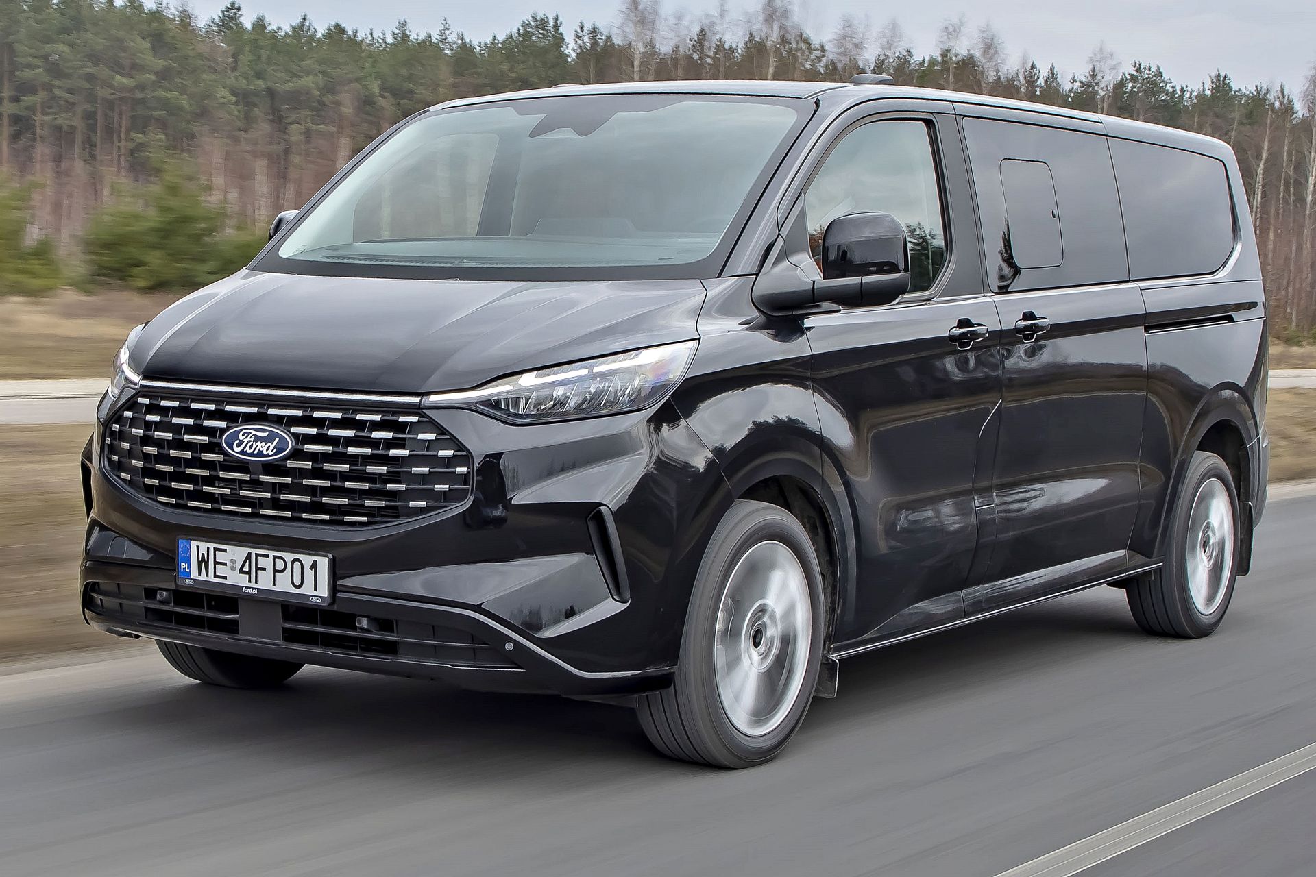 Ford Tourneo Custom (2025). Opis wersji i cennik