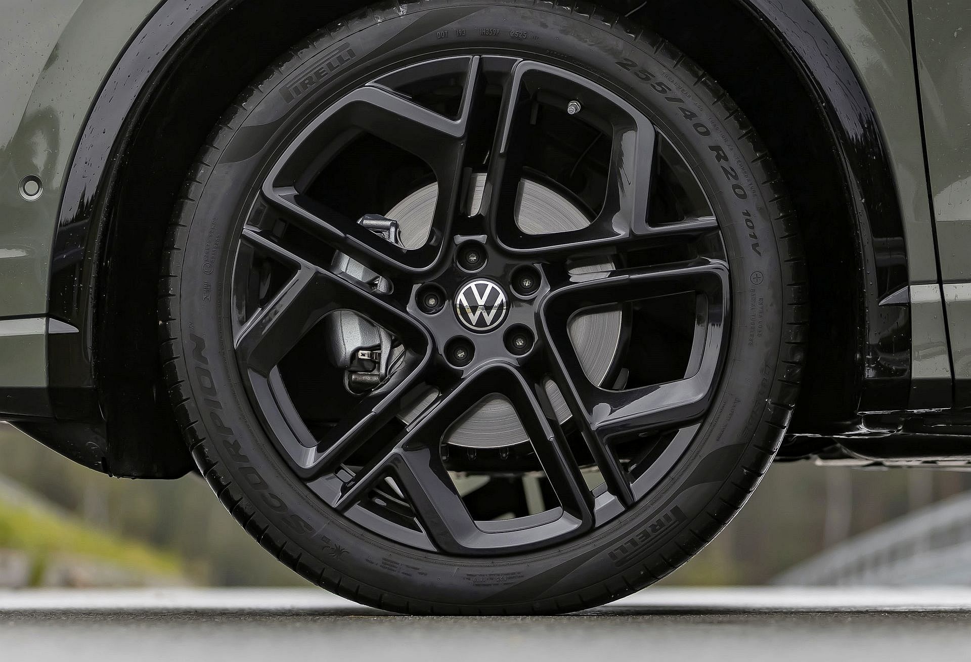 Unia Europejska bierze się za pył z hamulców. Branża ma rok na reakcję