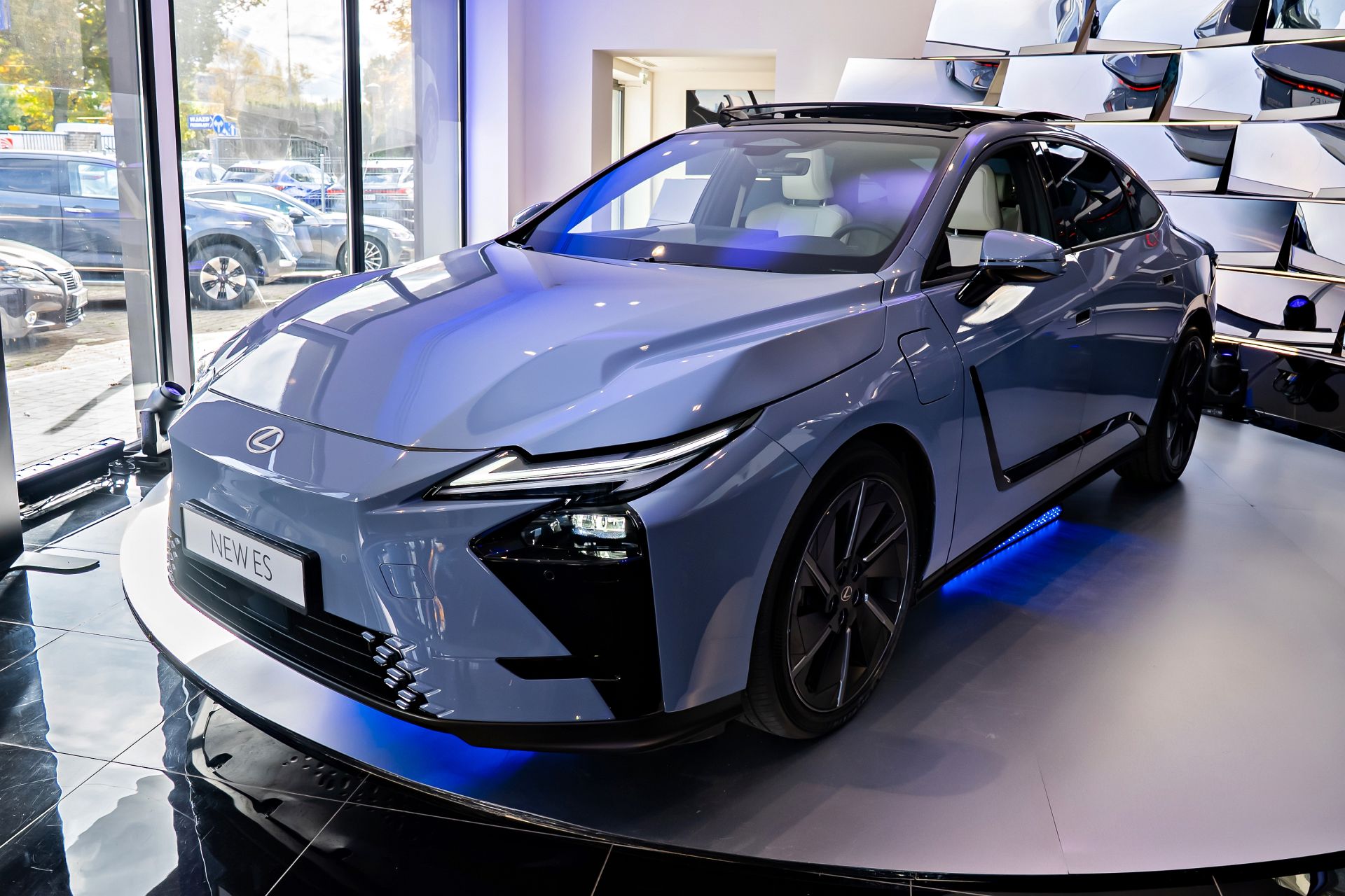 Nowy japoński sedan to przebój. Jedna wersja się wyróżnia