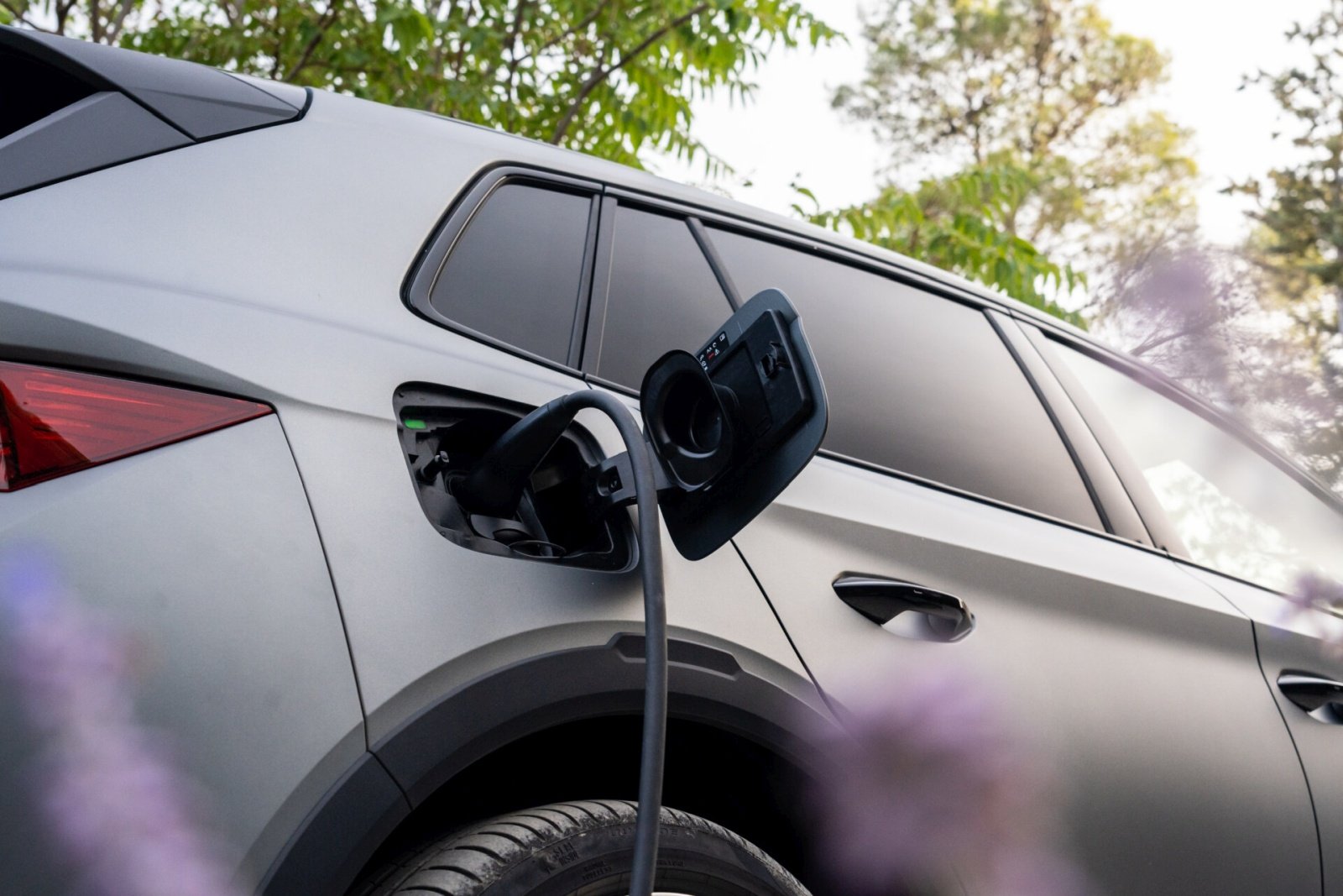 Jak utrzymać akumulator trakcyjny samochodu elektrycznego w dobrym stanie