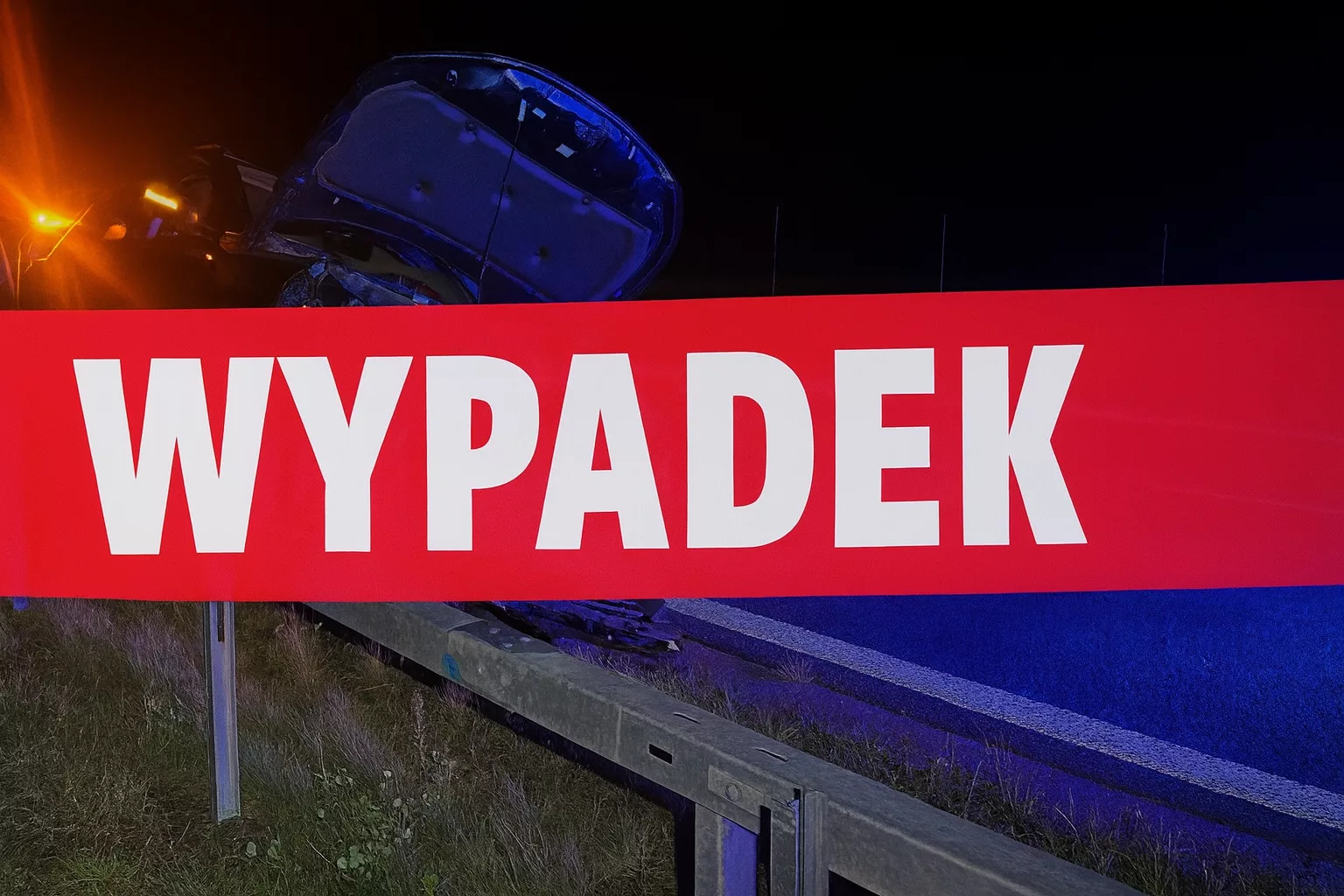 Groźny wypadek na S3 – bariery bez oznaczeń odblaskowych
