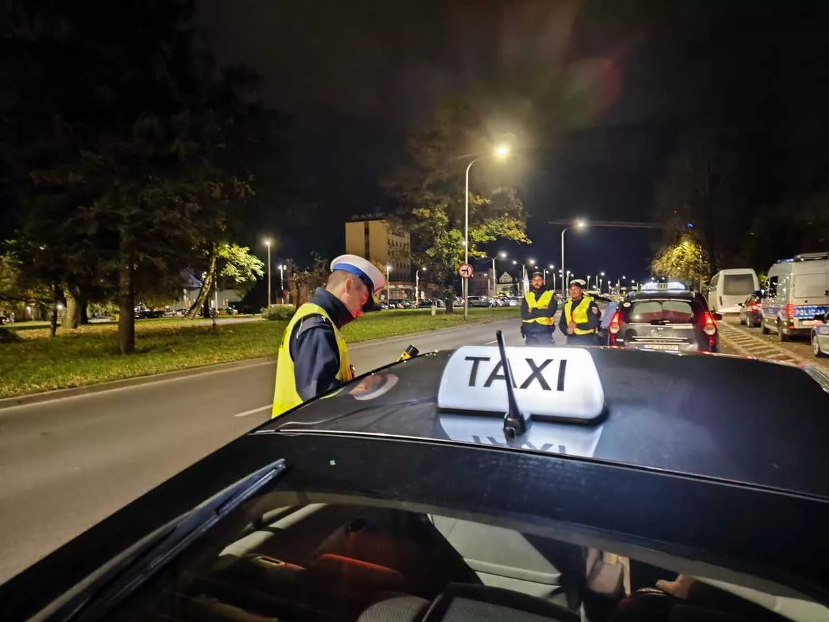 Kontrole „TAXI” w Zachodniopomorskiem: Surowe Wyniki Akcji! Dwóch Pijanych Kierowców i 42 Mandaty