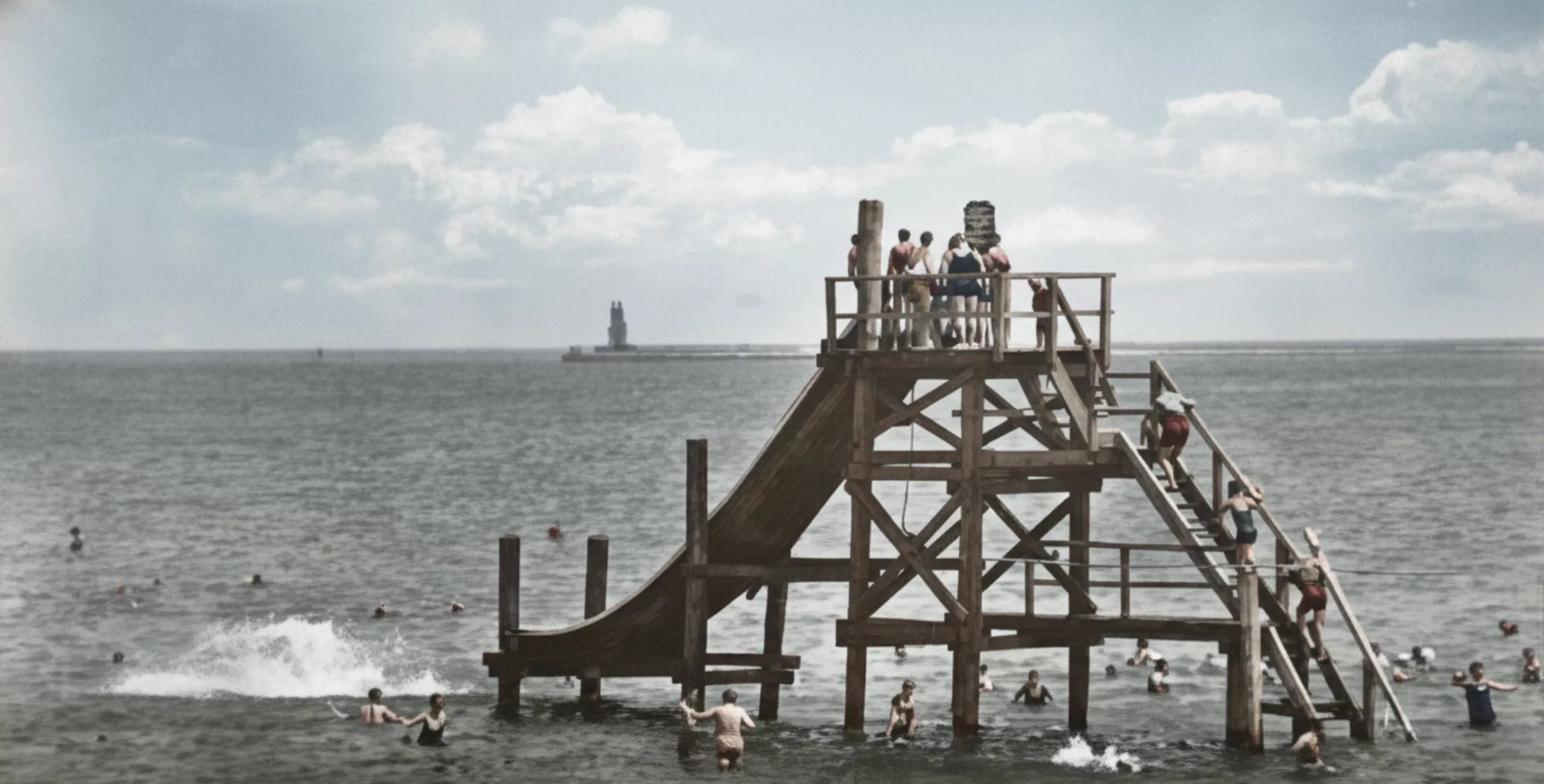 Przedwojenne Świnoujście – plaża, która tętniła życiem – Film