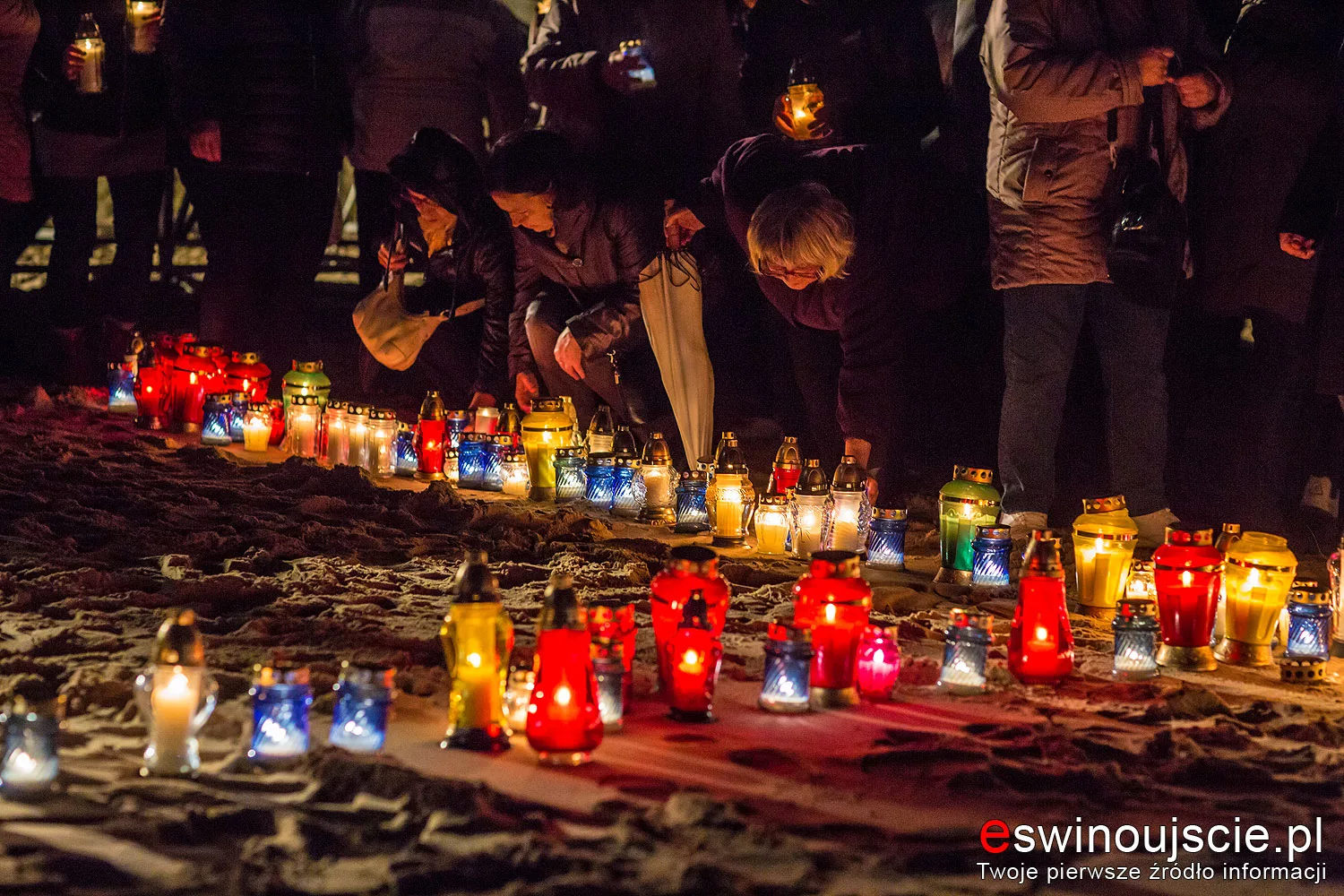 Morskie Zaduszki 2025 w Świnoujściu: Hołd dla Tych, Którzy Nie Wrócili z Morza