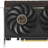 ASUS ProArt GeForce RTX 5080 - karta graficzna z... drewnianą listwą. Znalazło się też miejsce dla dodatkowego złącza USB-C