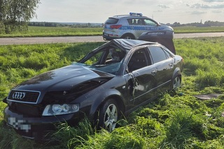 Brawura, alkohol i narkotyki. 26-latek z powiatu radzyńskiego dachował po zderzeniu z Audi