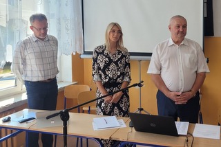 Nowa Dyrekcja SP nr 2 w Radzyniu: dyrektor Lucjan Kotwica, wicedyrektorzy Piotr Jarmosiewicz i Izabela Paprocka