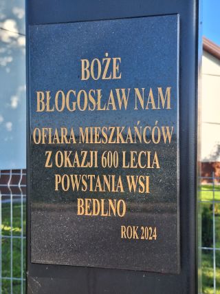 Krzyż upamiętniający 600-lecie wsi Bedlno