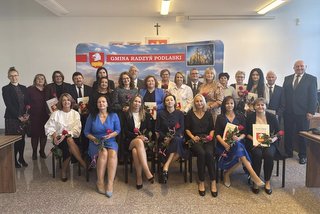 Nagrody dla dyrektorów i nauczycieli szkół Gminy Radzyń Podlaski