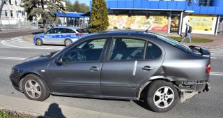 Włączając się do ruchu doprowadziła do zderzenia