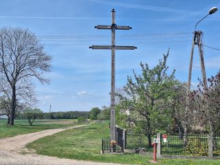 Walinna pod ochroną krzyża karawaka