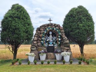 Kamienna grota Matki Bożej Fatimskiej w Kąkolewnicy
