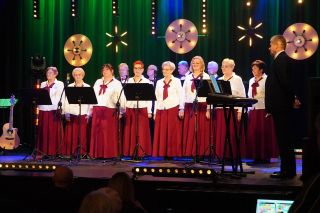 Przyjazne Nuty i Jubilados na radzyńskiej scenie