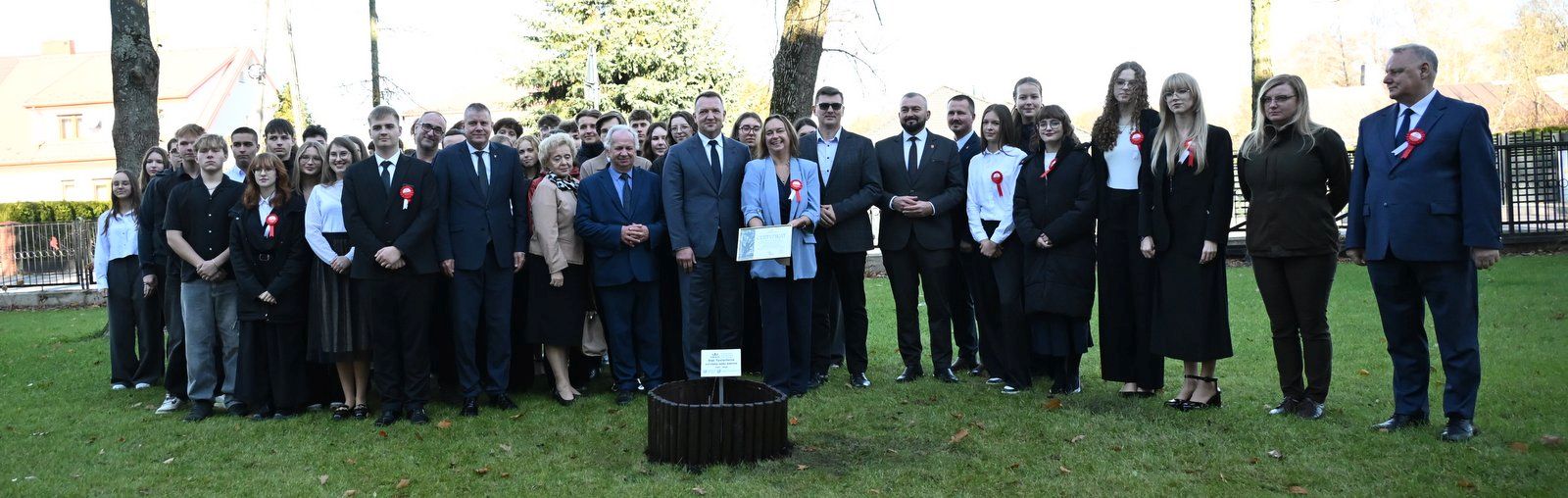 Zasadzenie Dębu „Bartuś” w I LO w Radzyniu Podlaskim