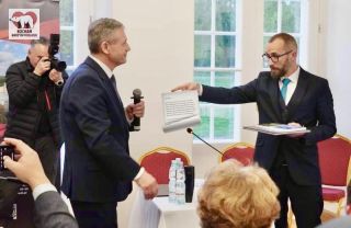 Dużo uszczypliwości, mało konkretów – Jakubowski odpisuje Rębkowi