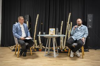 Sołtys, który porusza wyobraźnię. Spotkanie autorskie z Kamilem Dąbrowskim w Czemiernikach