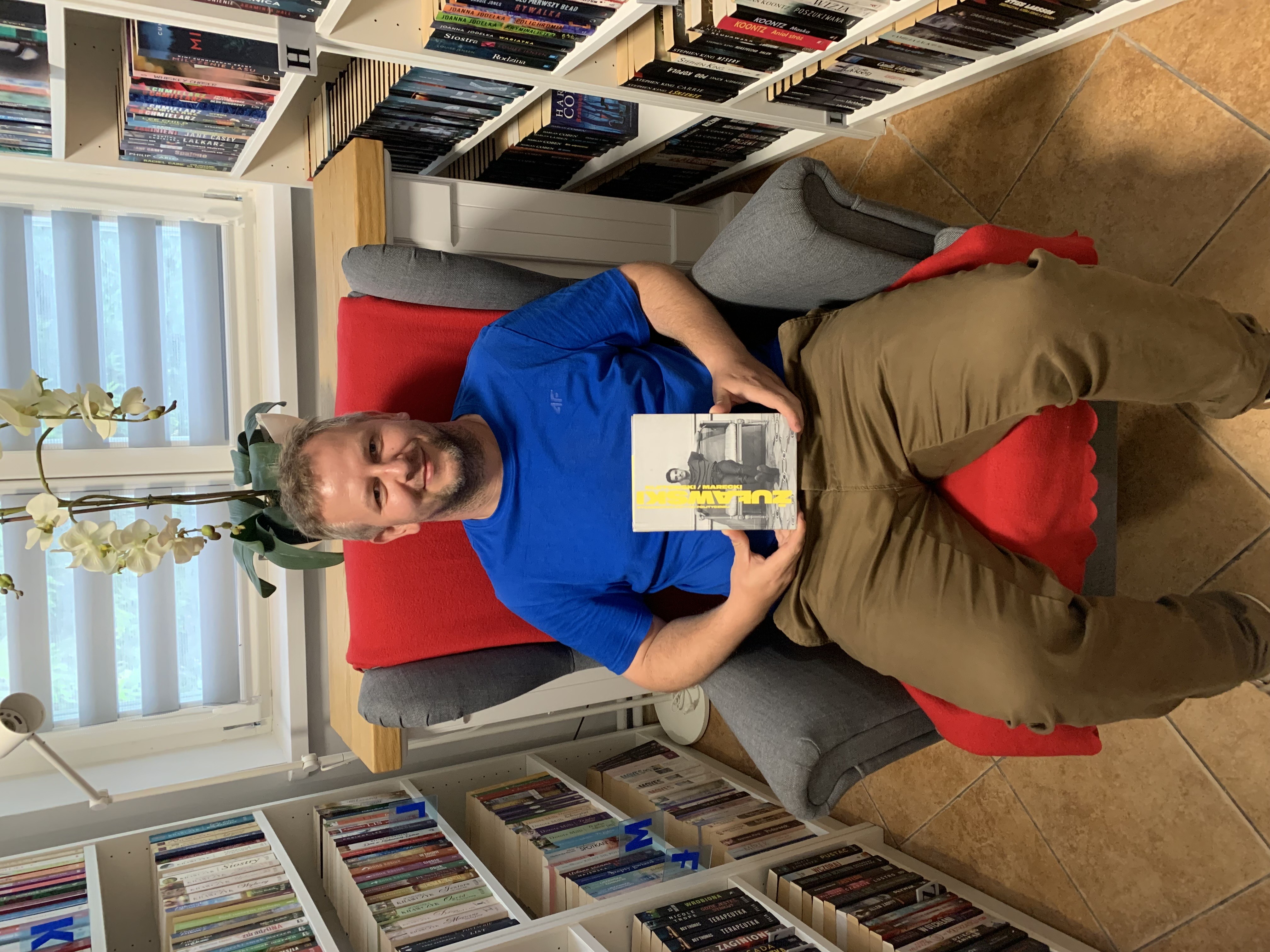 📚🎉 Nagroda Miesiąca w Dyskusyjnym Klubie Książki! 🎉📚