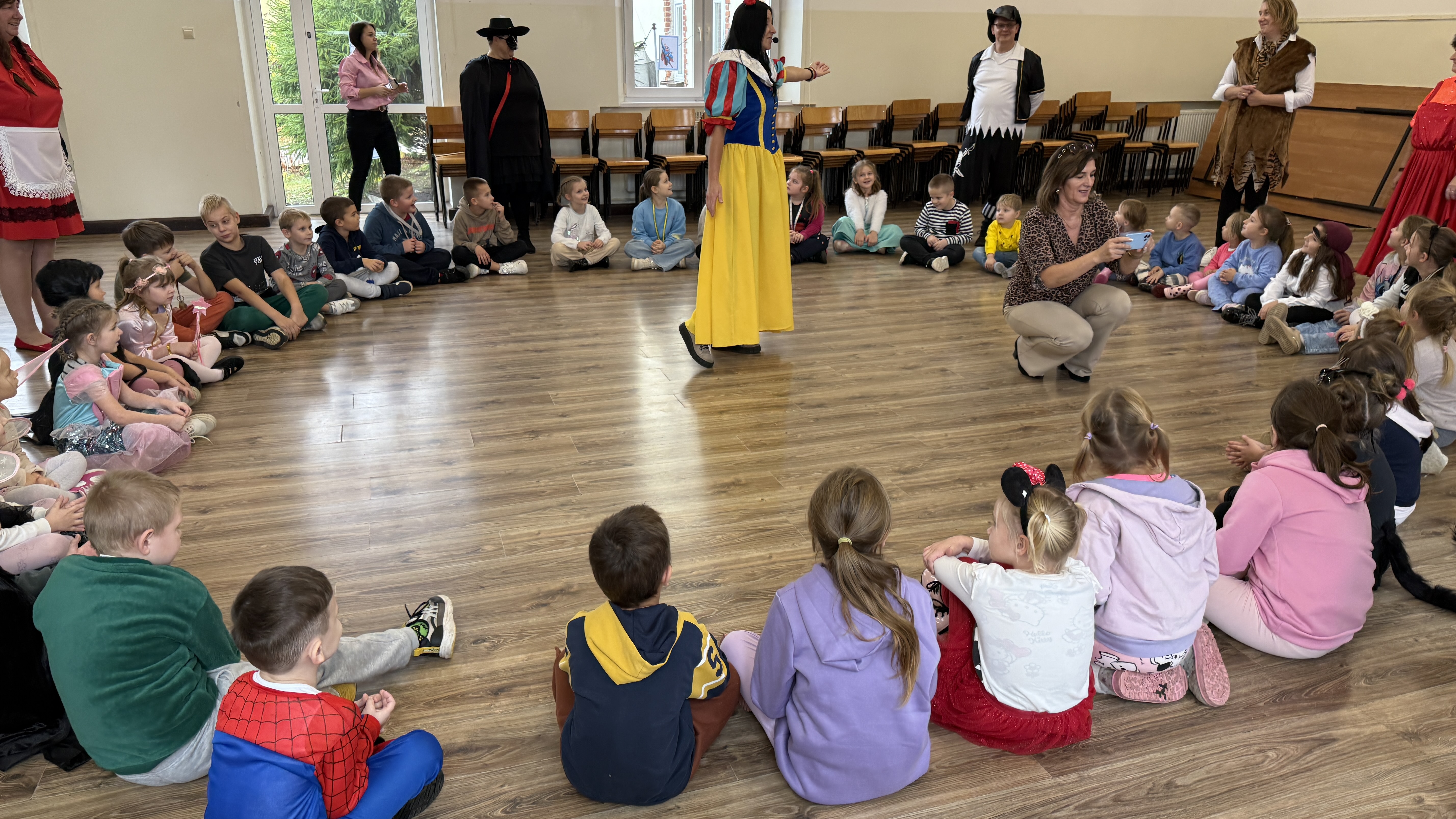 Dzień postaci z bajek w świetlicy w Ruszkowie